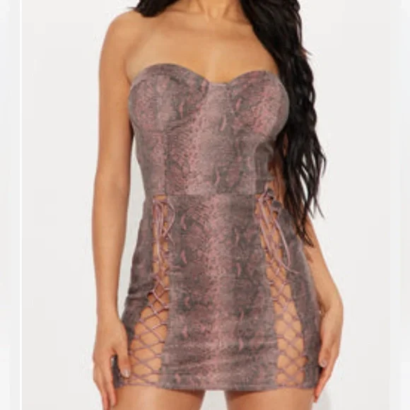 NWT Fashion Nova Strapless Snake Print Mini Dress - Picture 1 of 4